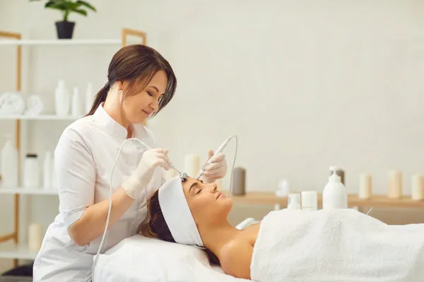 Profissional de Estética Facial e Corporal